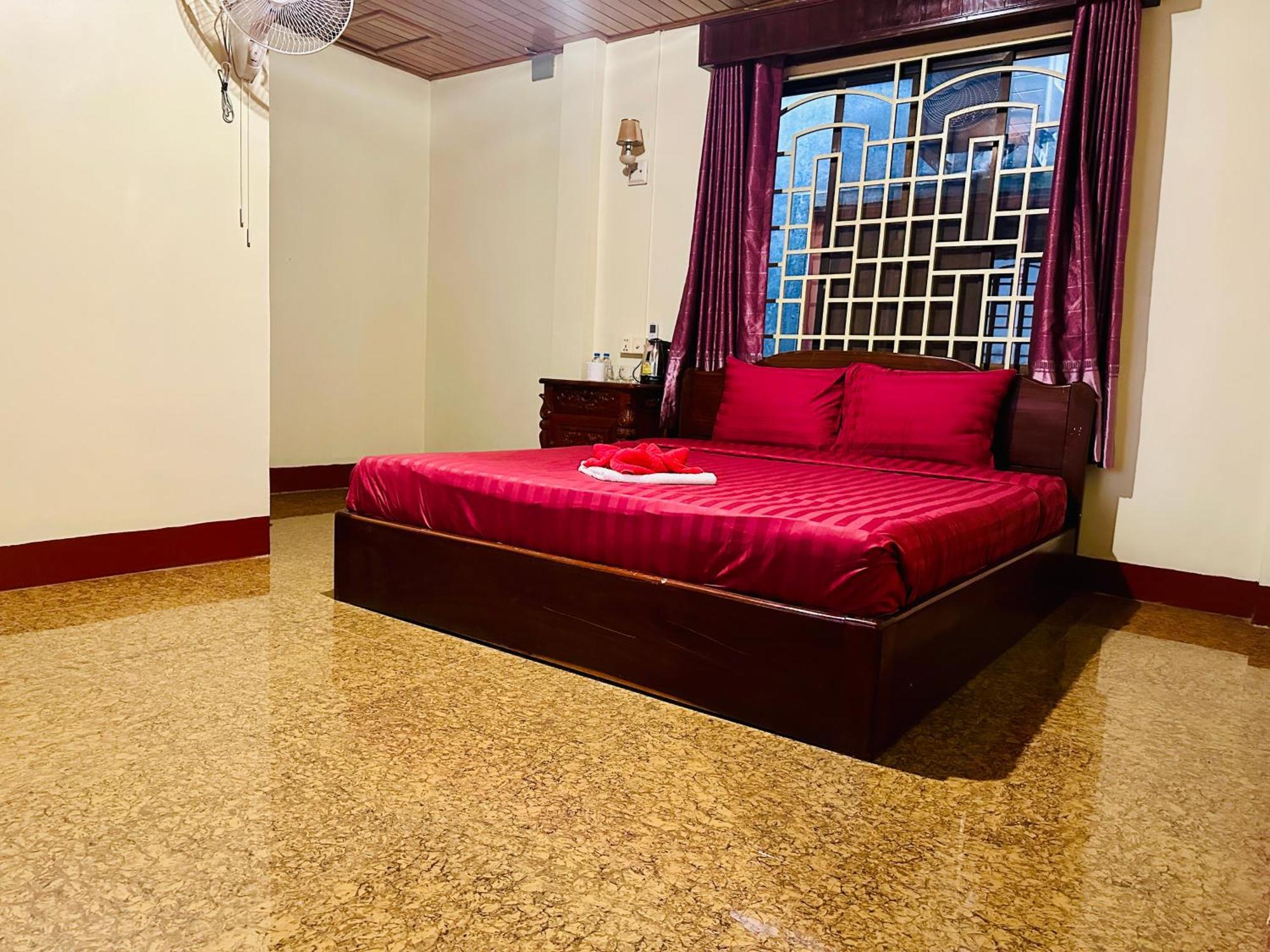 Savet Hostel Stoeng Treng Екстериор снимка