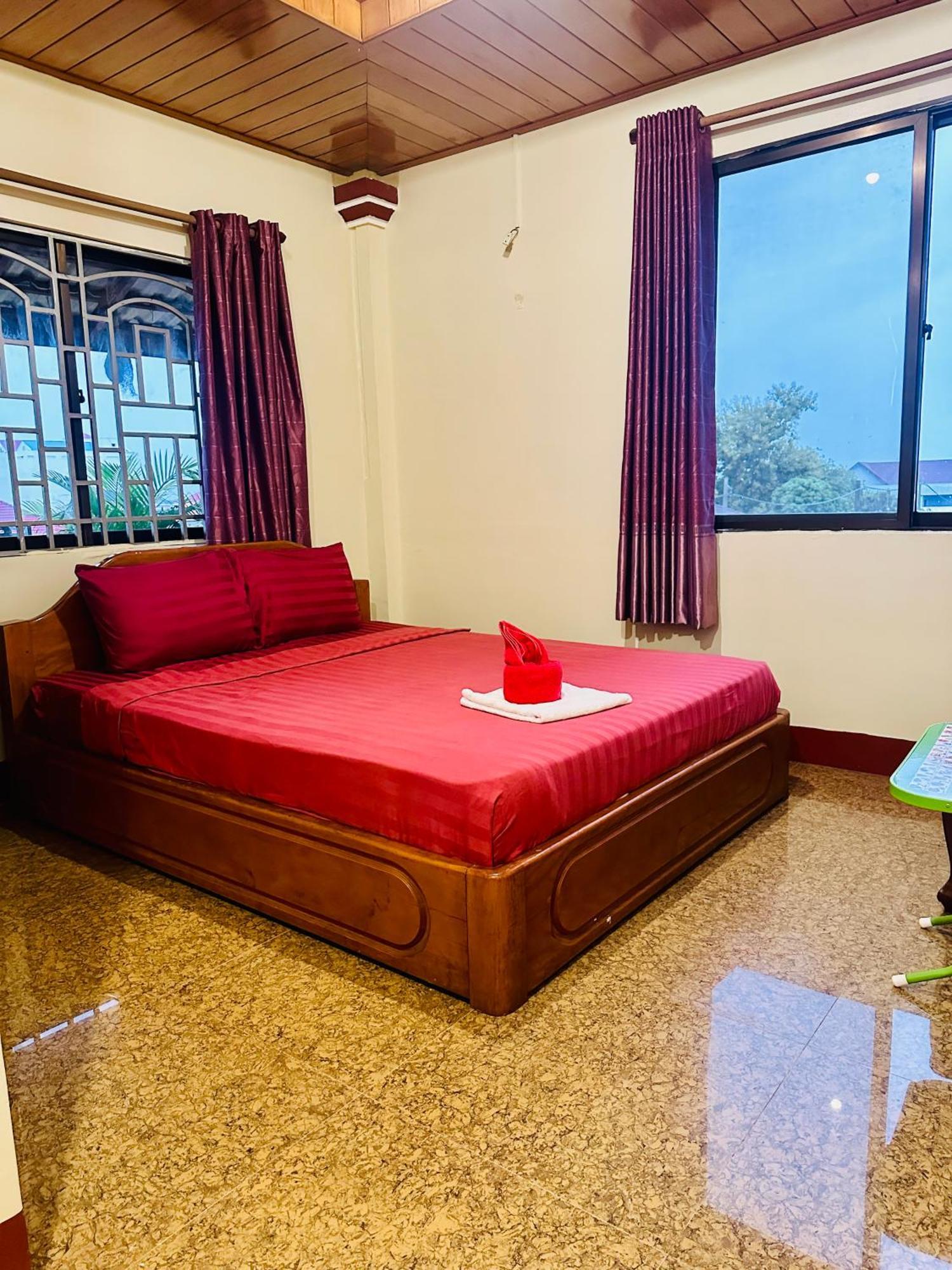 Savet Hostel Stoeng Treng Екстериор снимка